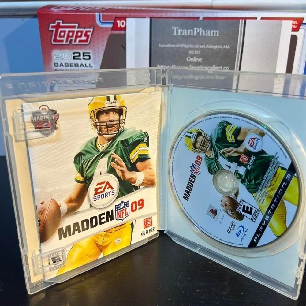 Madden NFL 09 PlayStation 3 PS3 EA Sports Football Game Brett Favre Cover